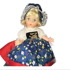 Madame Alexander doll GRETEL #425 NWT